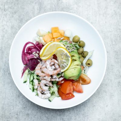 Premium salaatti: katkarapu ja avokado